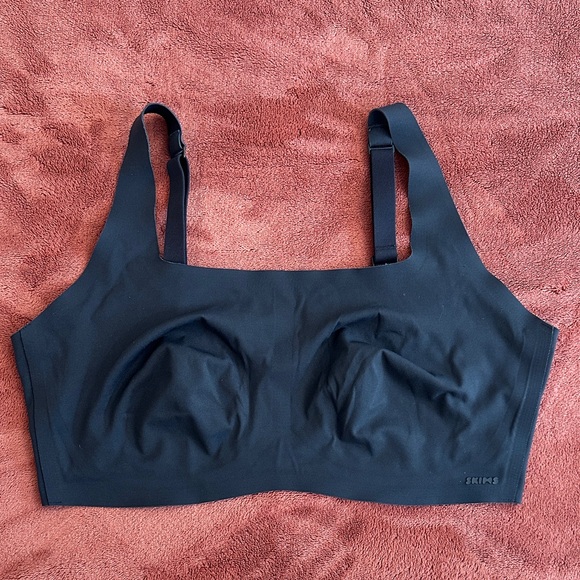 SKIMS Midnight Black Wireless Bra - Picture 1 of 3